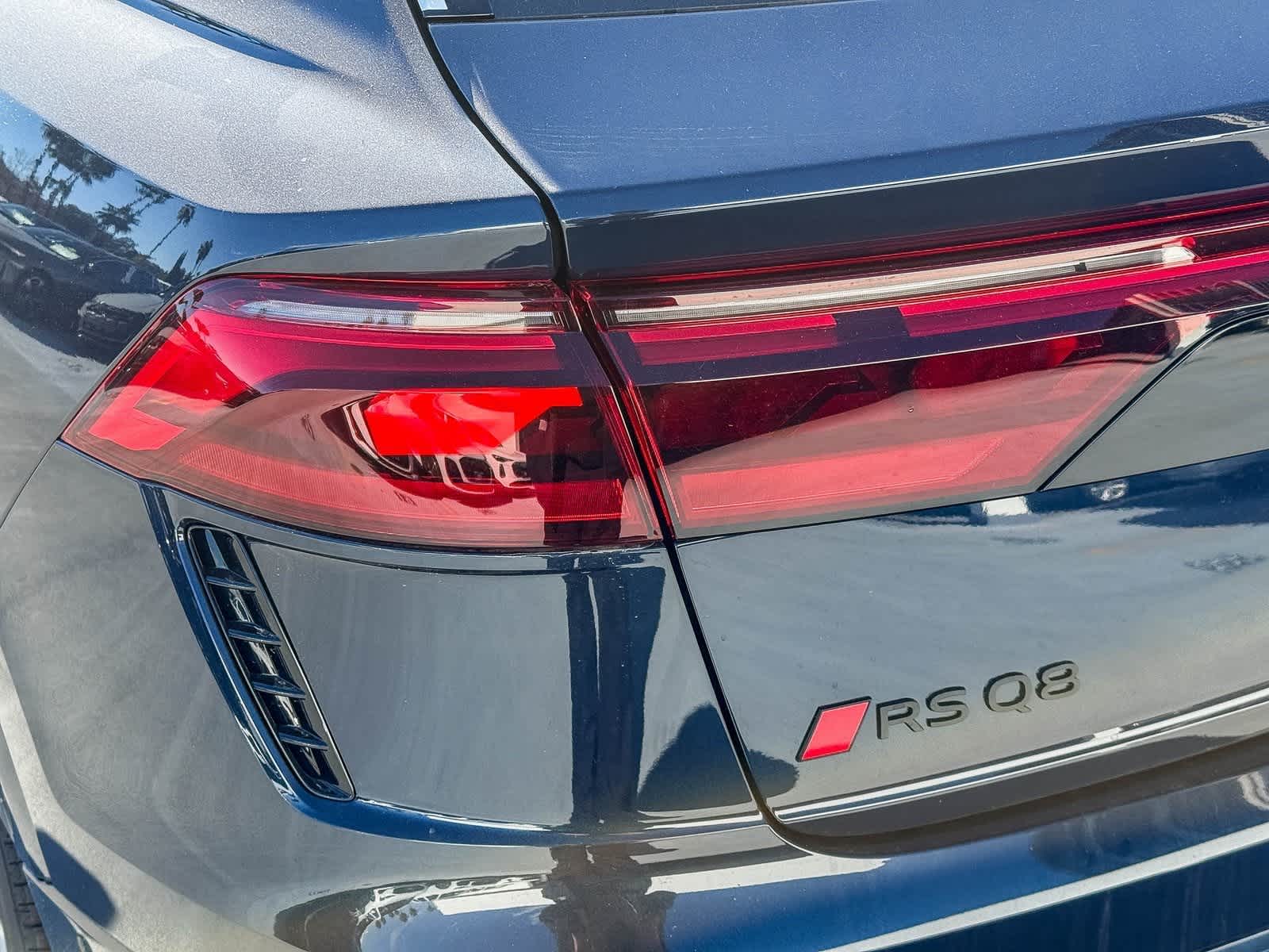 Thumbnail: 2025 Audi RS Q8 - 7