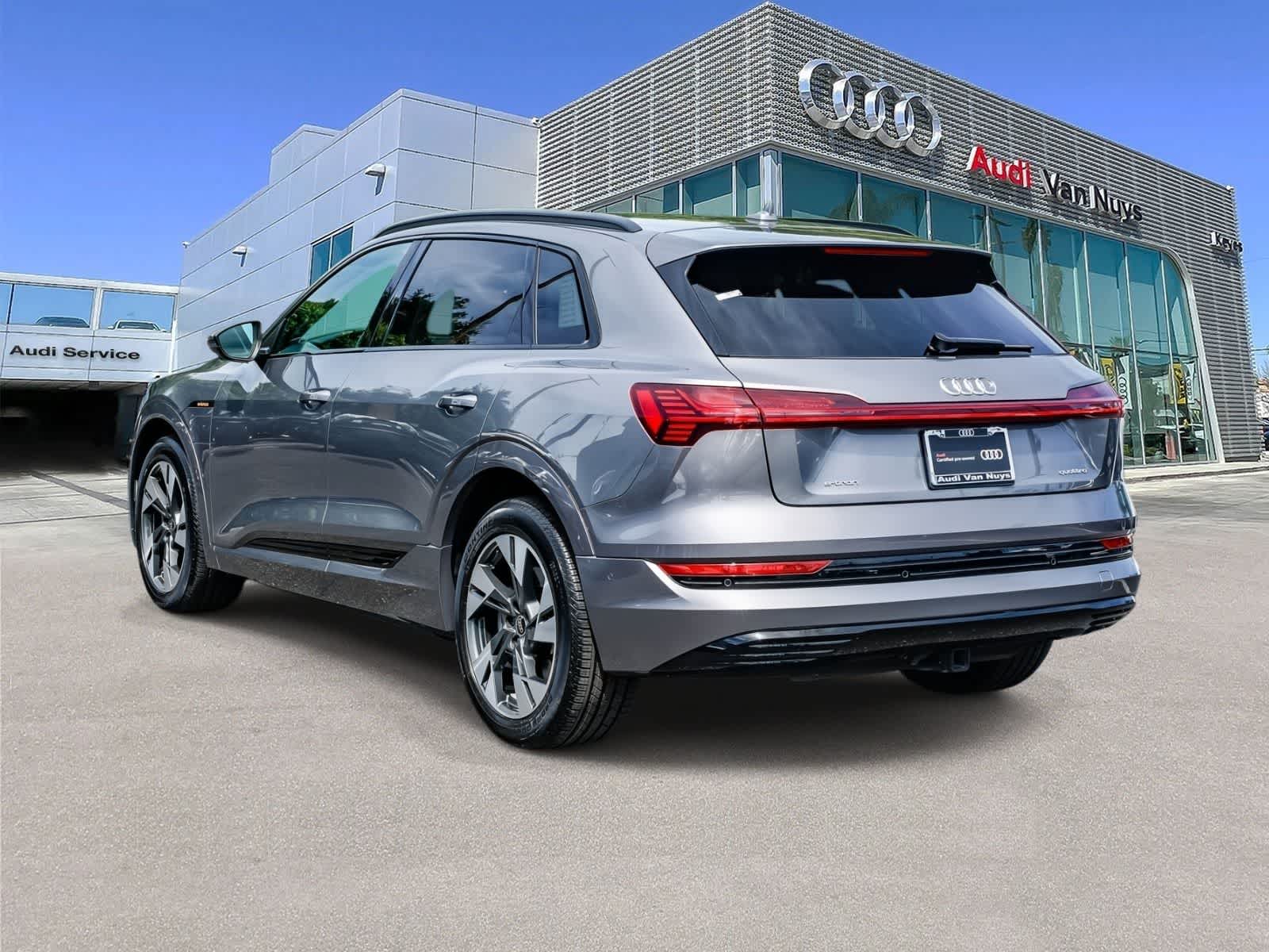 Thumbnail: 2023 Audi e-tron - 2