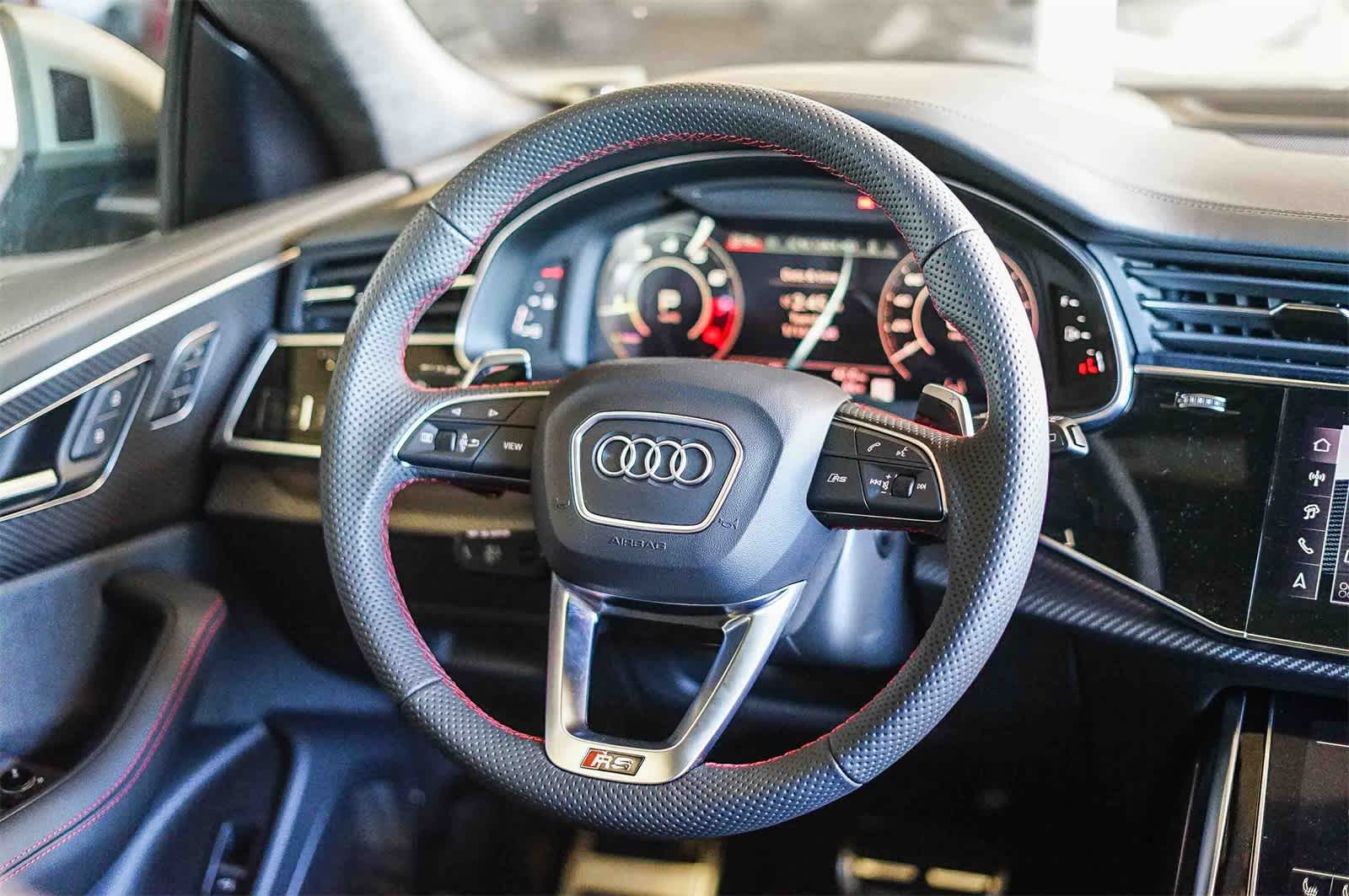 Thumbnail: 2025 Audi RS Q8 - 16