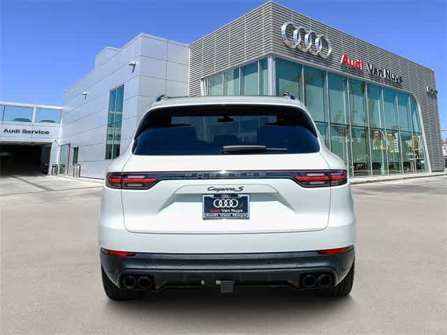 2023 Porsche Cayenne S Platinum Edition photo 3