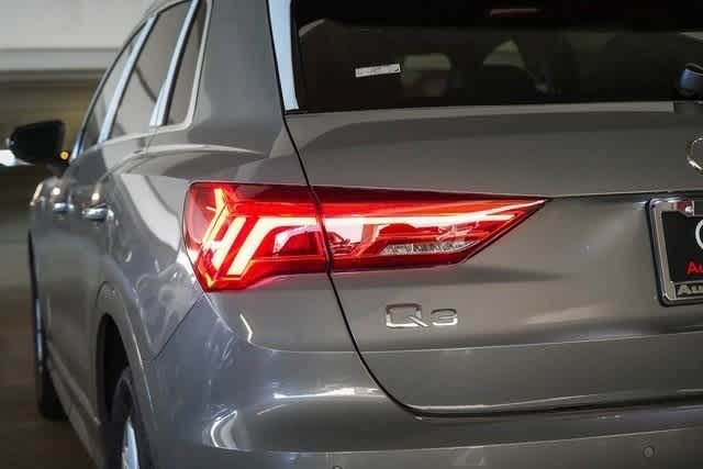 Thumbnail: 2025 Audi Q3 - 10