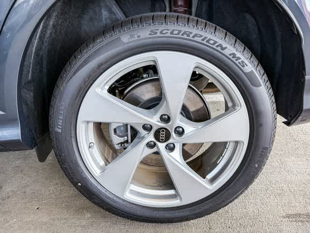 Thumbnail: 2025 Audi Q5 - 8