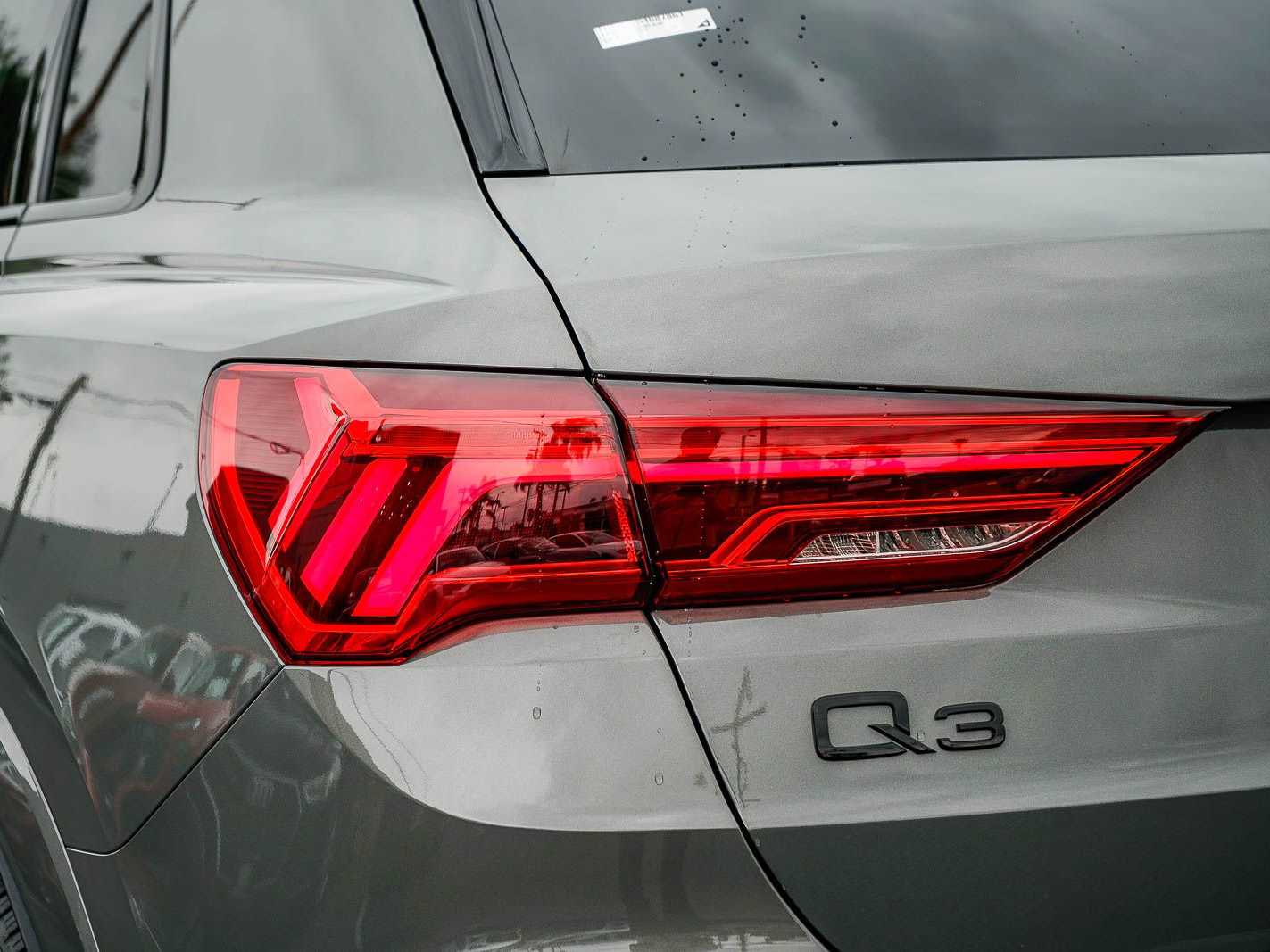 Thumbnail: 2025 Audi Q3 - 9