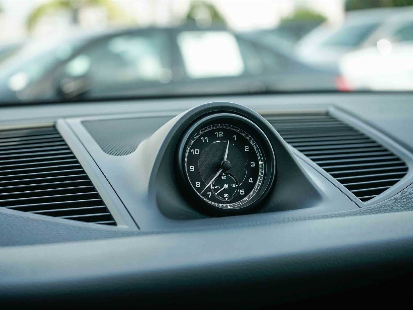 Thumbnail: 2023 Porsche Macan - 23