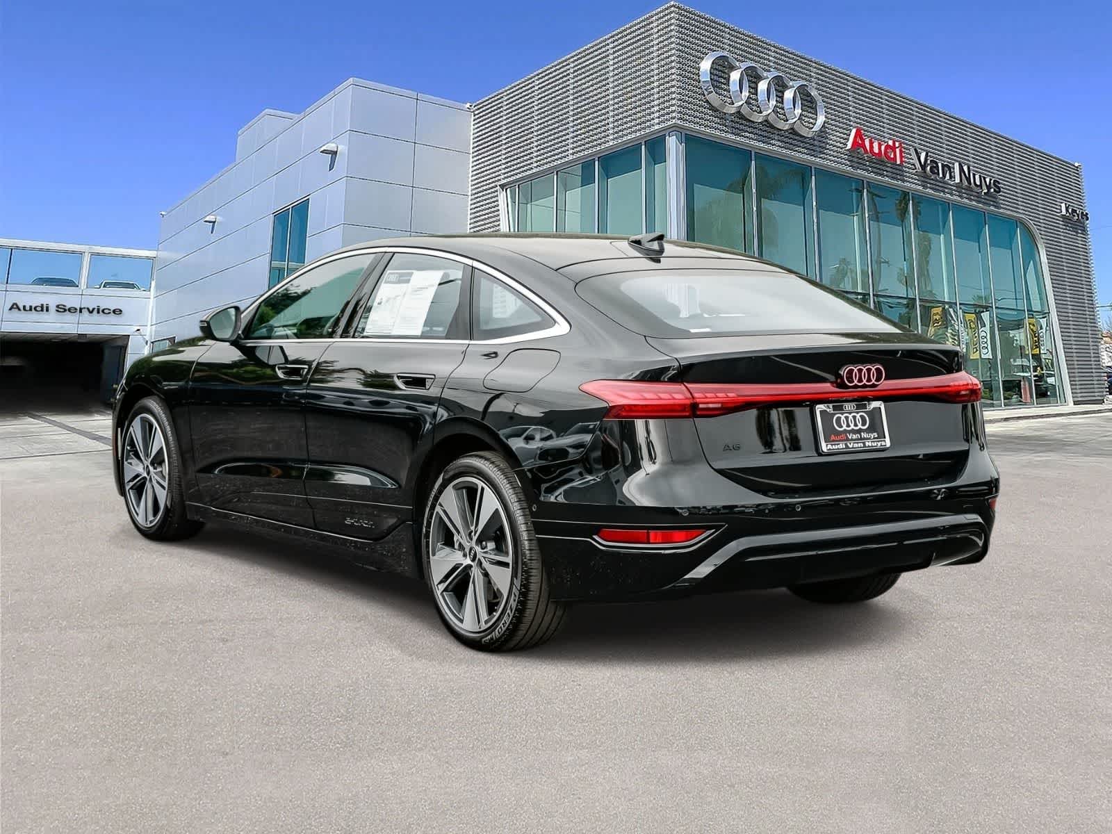 Thumbnail: 2025 Audi e-tron - 2