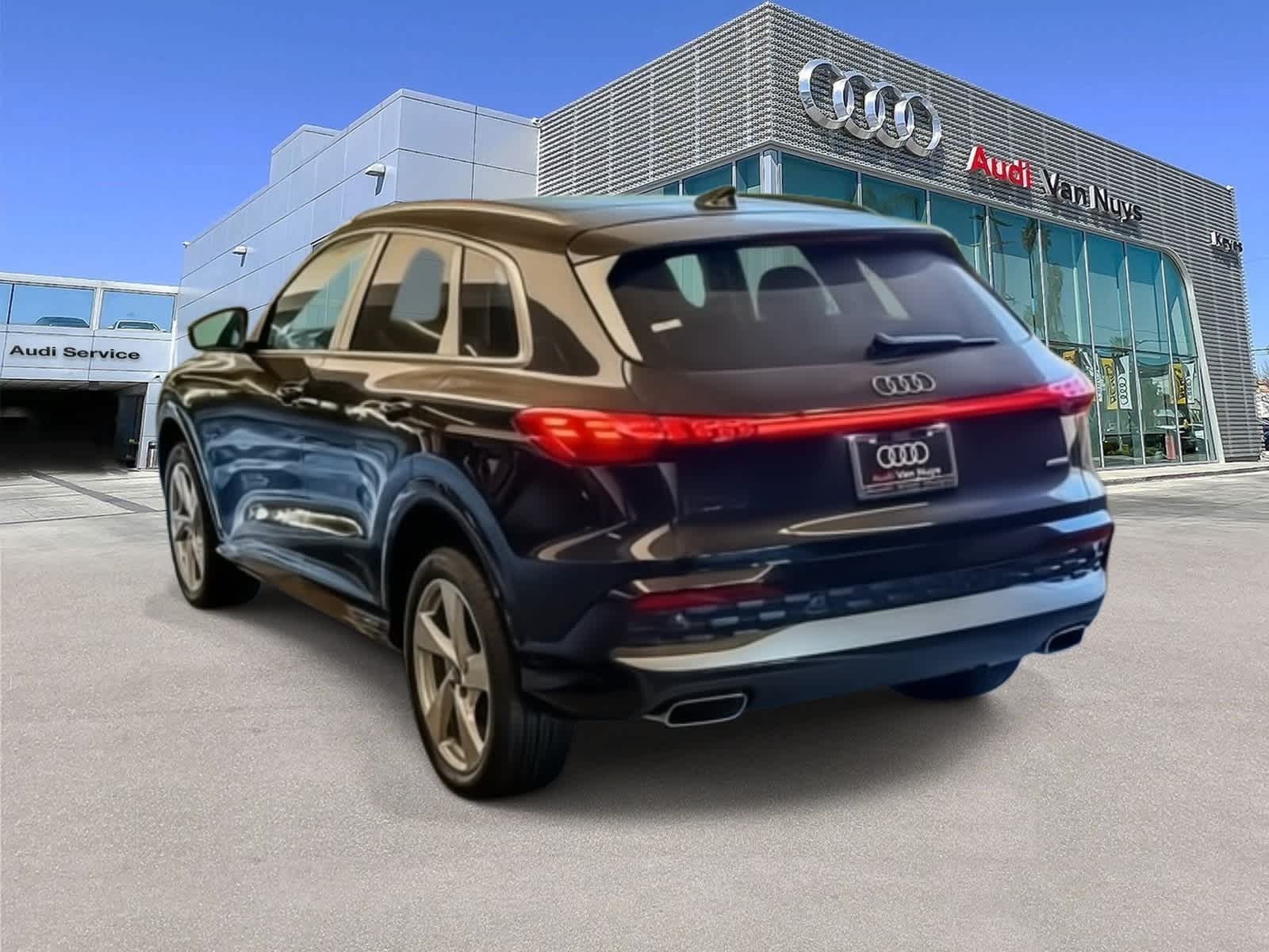 Thumbnail: 2025 Audi Q5 - 6