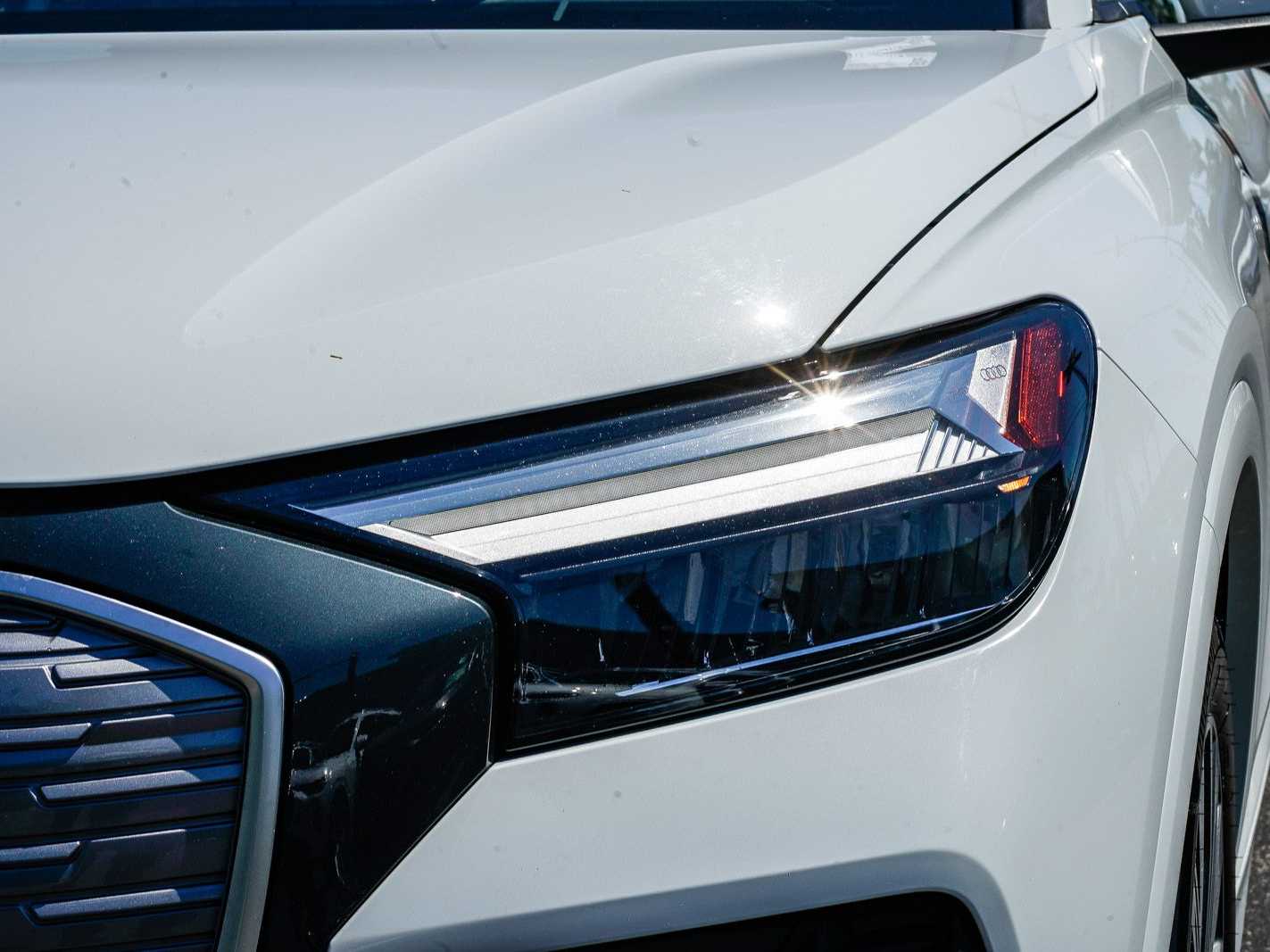 Thumbnail: 2023 Audi Q4 e-tron - 7