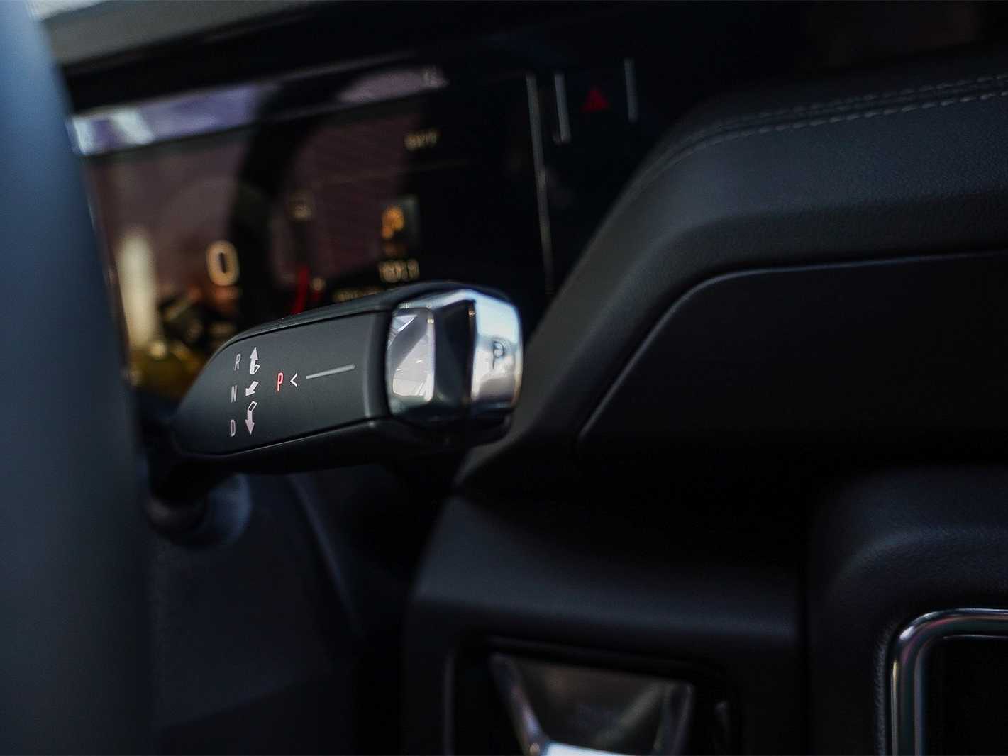 Thumbnail: 2025 GMC Yukon XL - 24