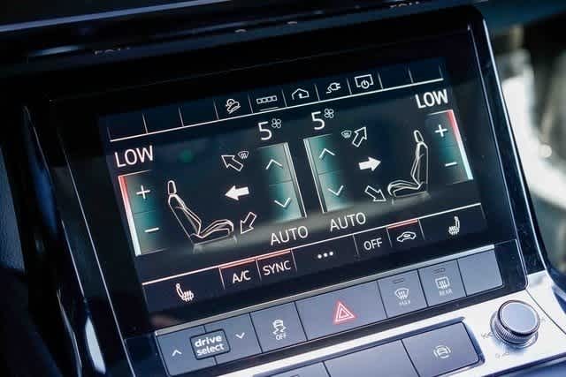 Thumbnail: 2022 Audi e-tron - 22