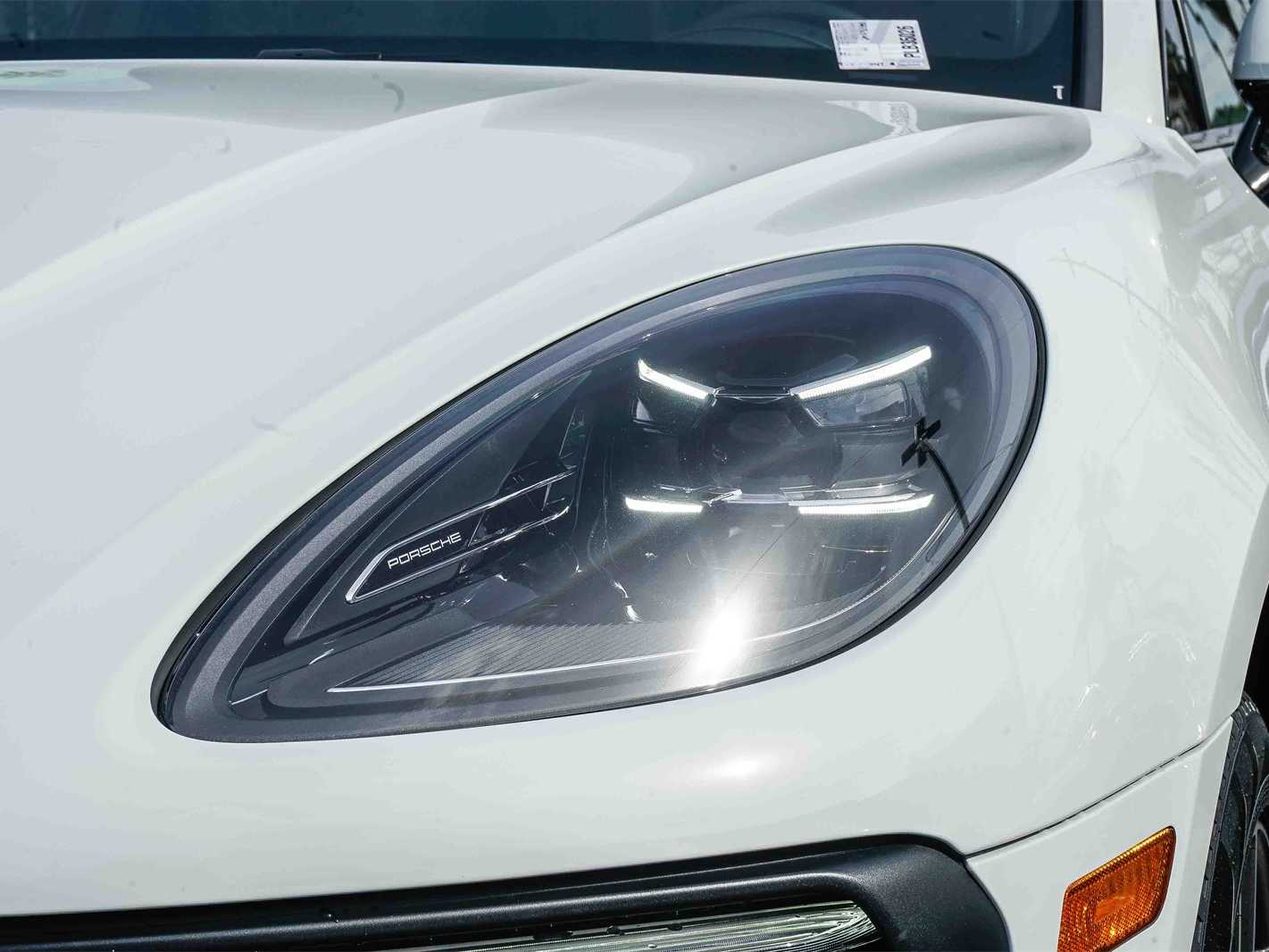 Thumbnail: 2023 Porsche Macan - 7