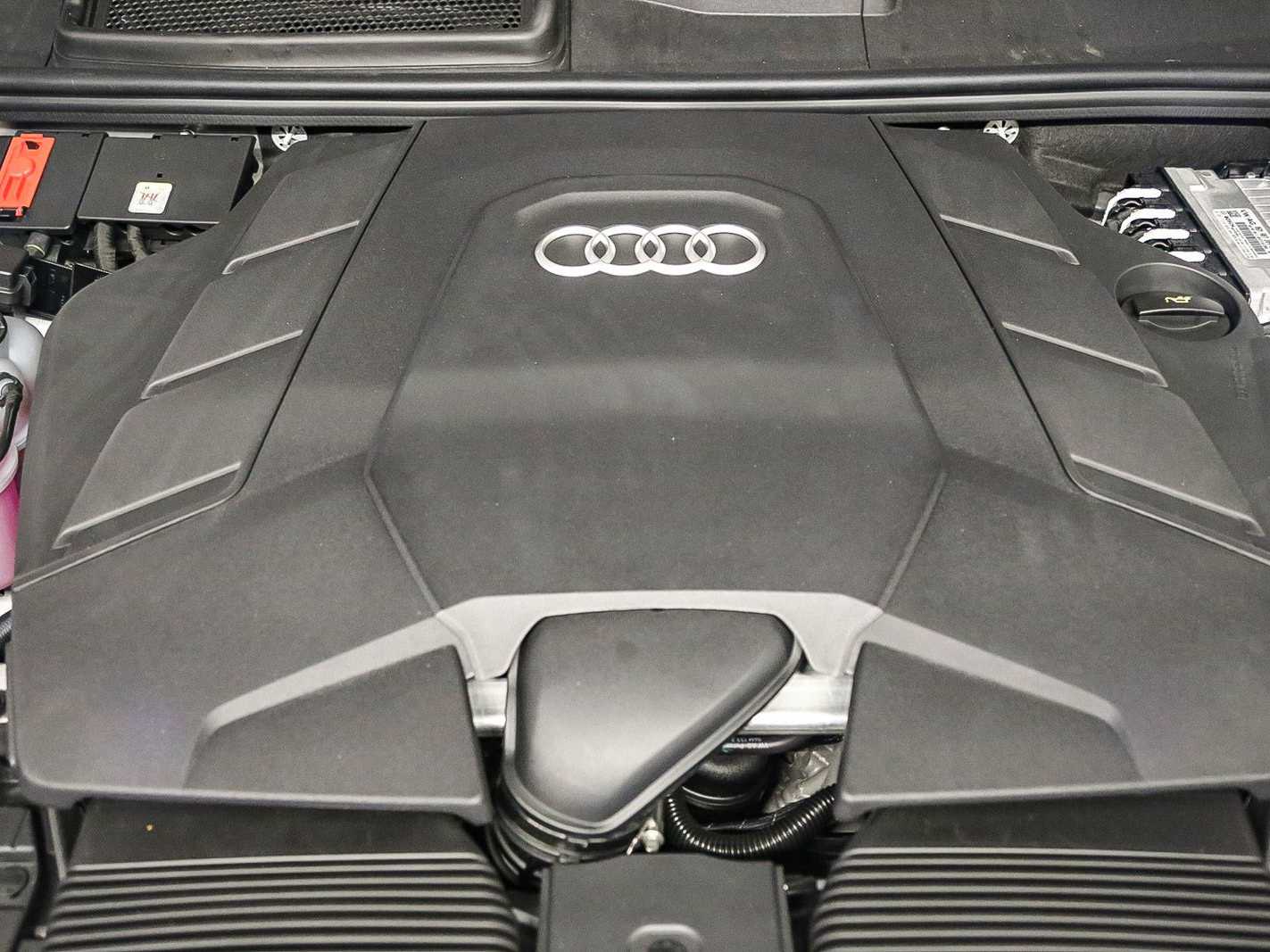 Thumbnail: 2026 Audi Q8 - 24