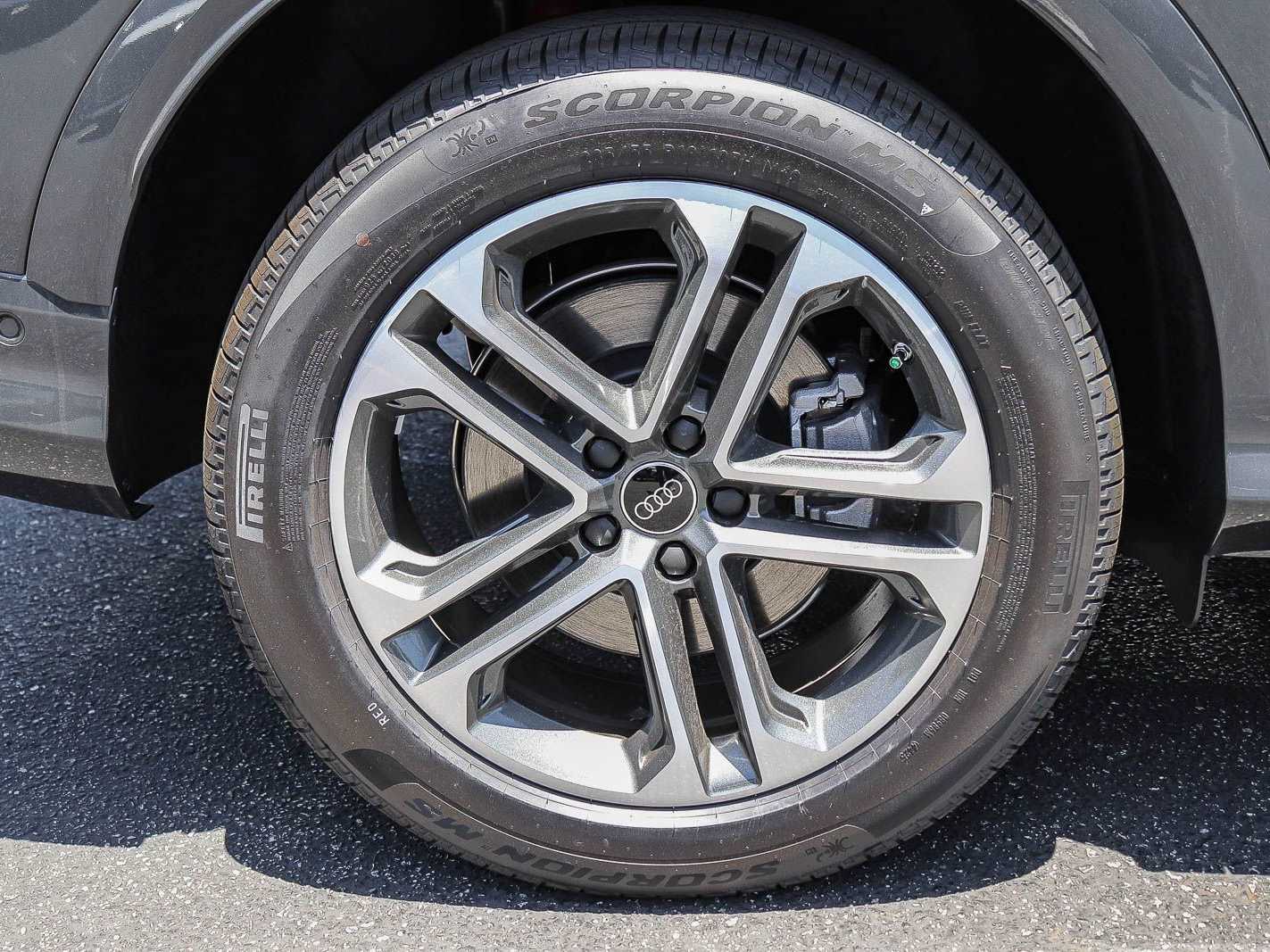 Thumbnail: 2026 Audi Q5 - 10
