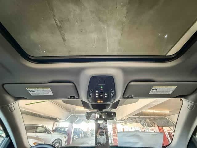 Thumbnail: 2025 Audi Q5 - 16