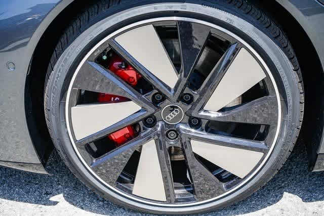 Thumbnail: 2025 Audi e-tron GT - 10