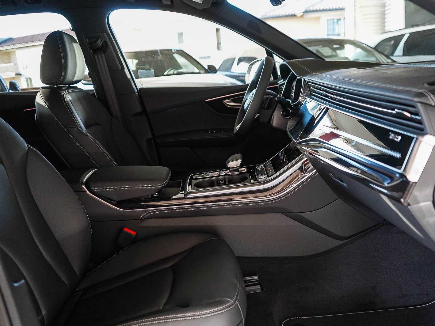 Thumbnail: 2026 Audi Q7 - 17