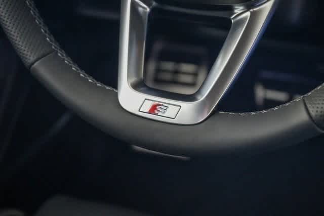 Thumbnail: 2025 Audi SQ7 - 24