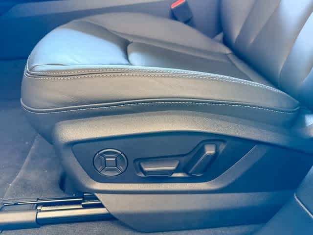 Thumbnail: 2025 Audi Q8 - 21