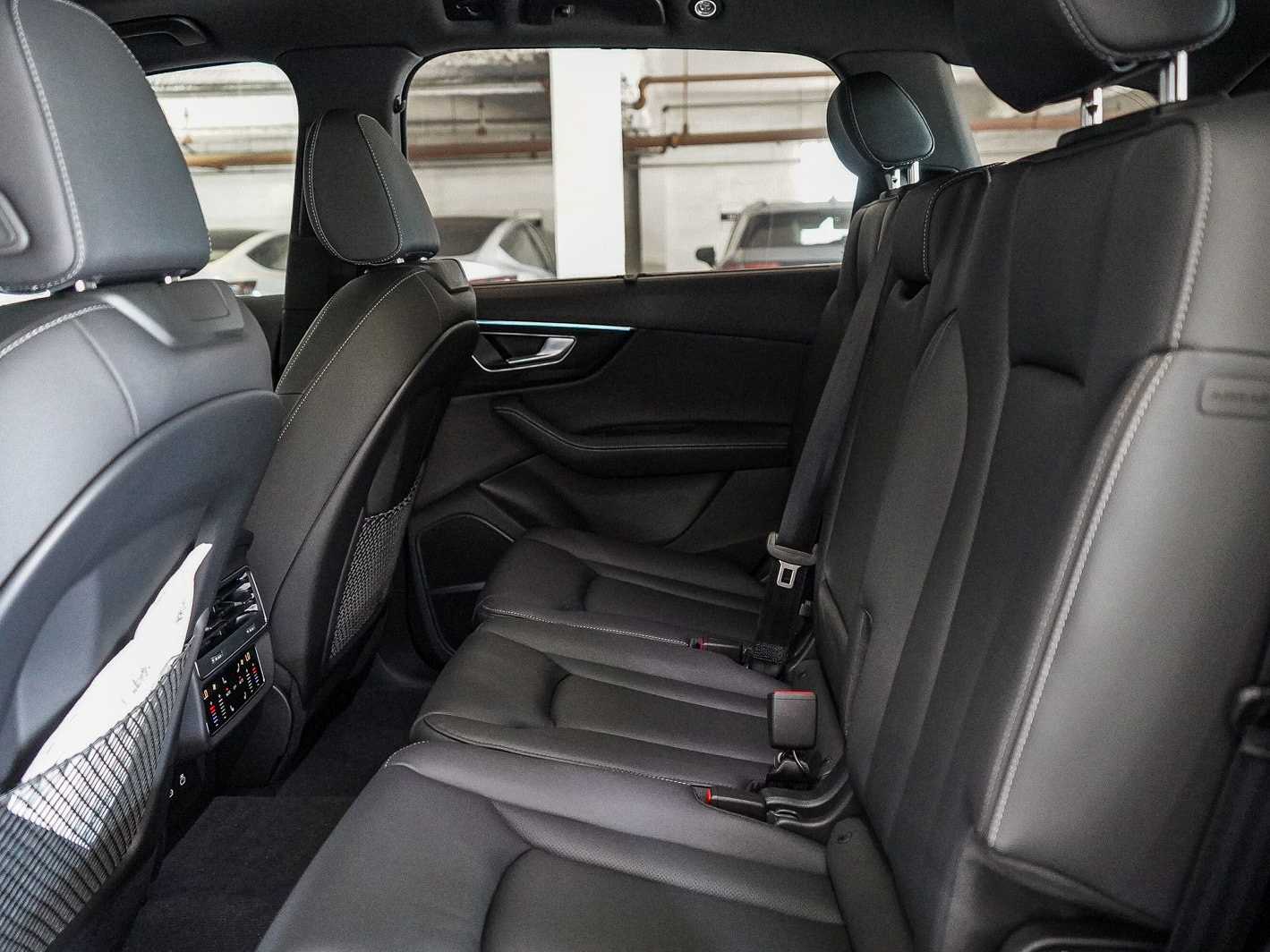 Thumbnail: 2026 Audi Q7 - 18