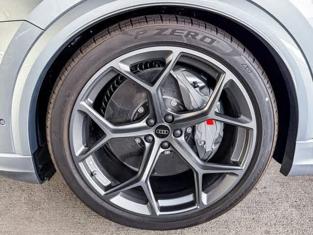 Thumbnail: 2025 Audi RS Q8 - 9