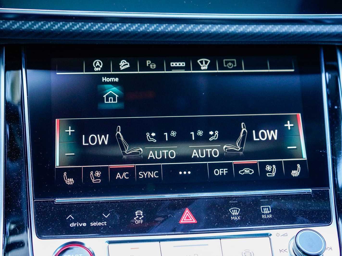 Thumbnail: 2025 Audi RS Q8 - 21