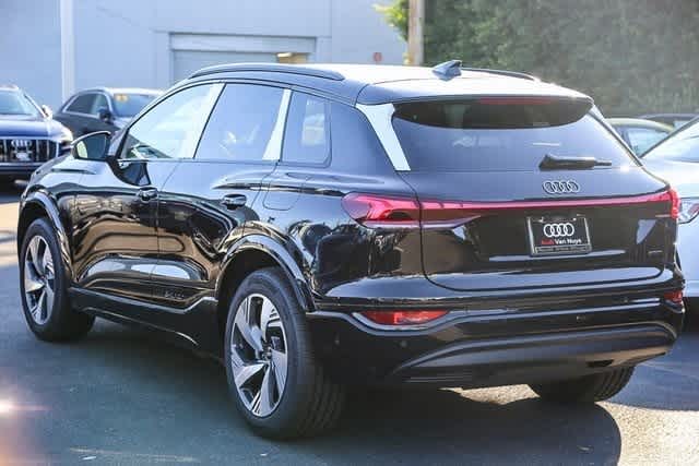 Thumbnail: 2025 Audi Q6 e-tron - 8