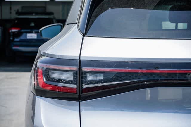 2023 Volkswagen ID.4 Pro 9