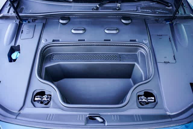 Thumbnail: 2025 Audi e-tron S - 26