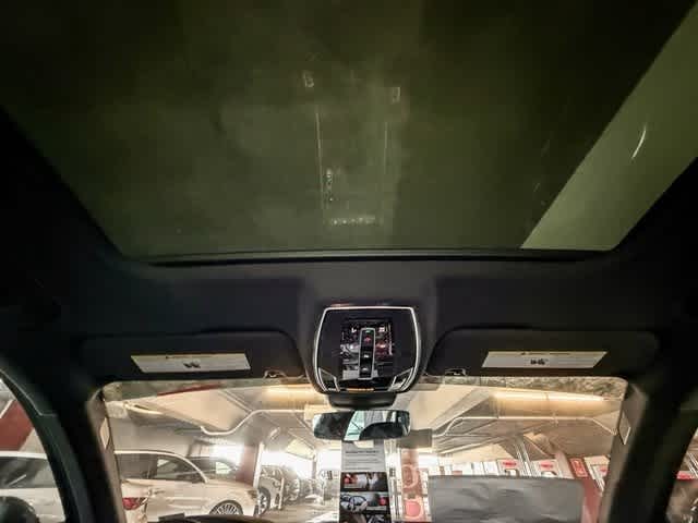 Thumbnail: 2025 Audi A8 - 16