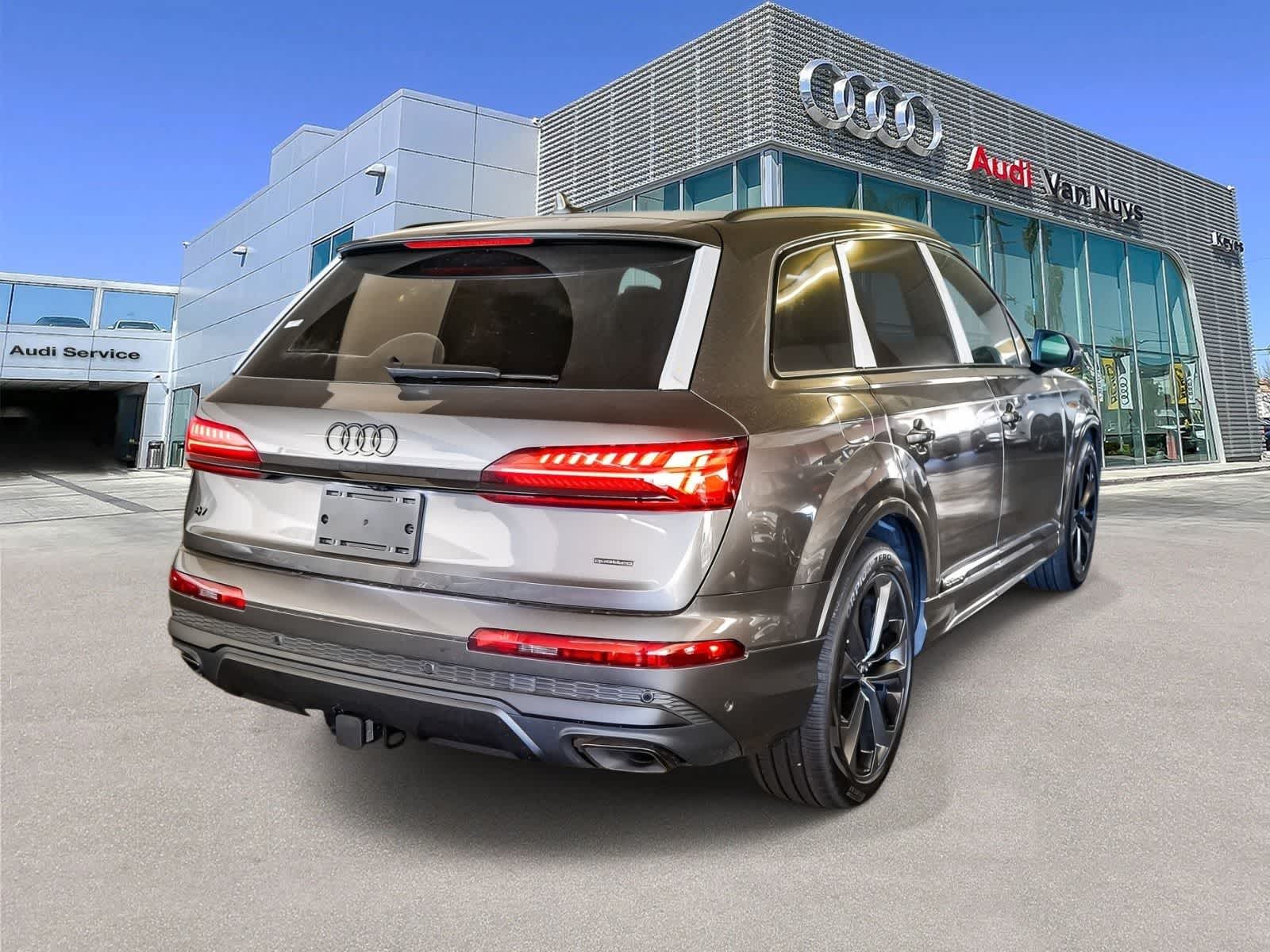 Thumbnail: 2026 Audi Q7 - 4