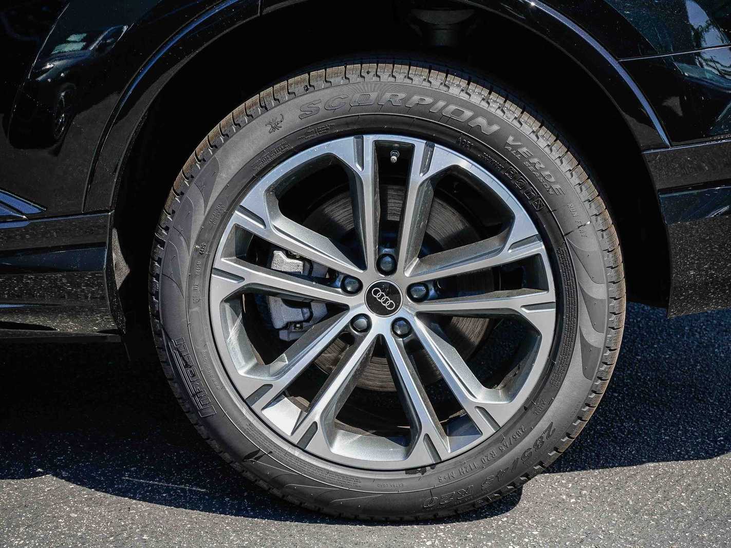 Thumbnail: 2026 Audi Q7 - 10