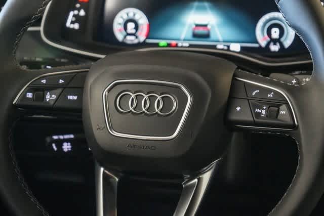 Thumbnail: 2025 Audi Q8 - 21