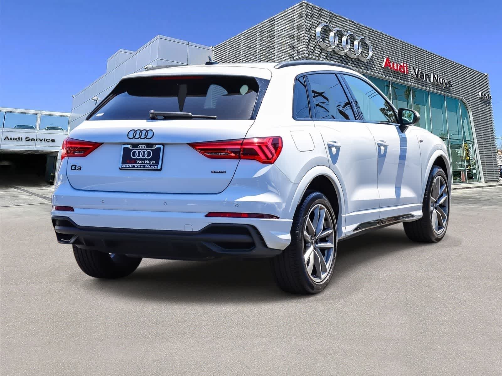 Thumbnail: 2024 Audi Q3 - 3