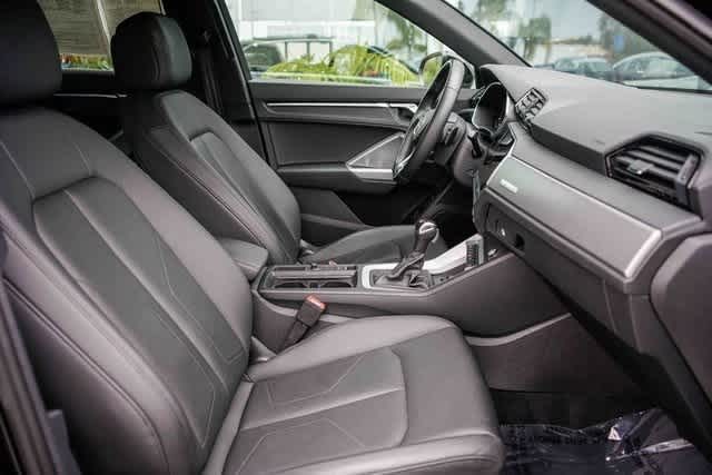 Thumbnail: 2023 Audi Q3 - 15