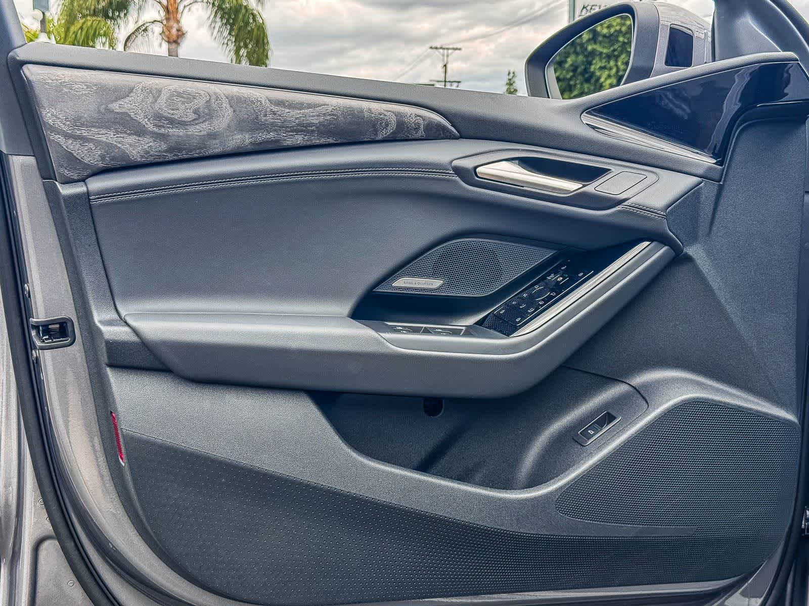 Thumbnail: 2025 Audi e-tron - 21