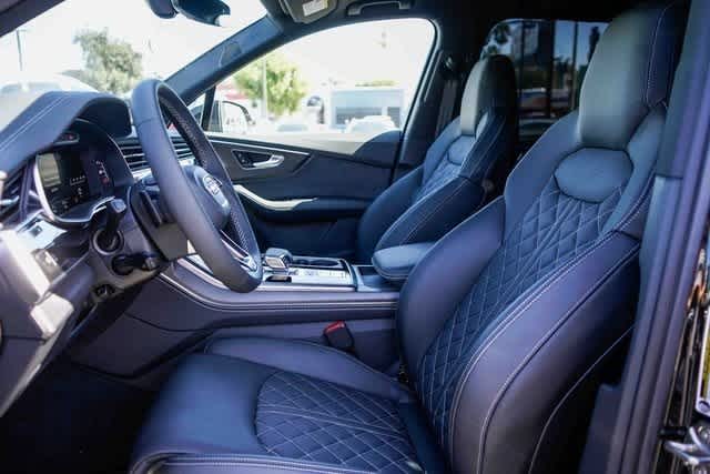 Thumbnail: 2025 Audi SQ7 - 17