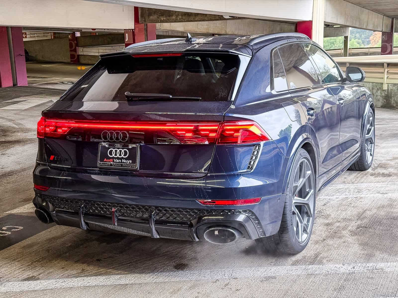 Thumbnail: 2026 Audi RS Q8 - 4