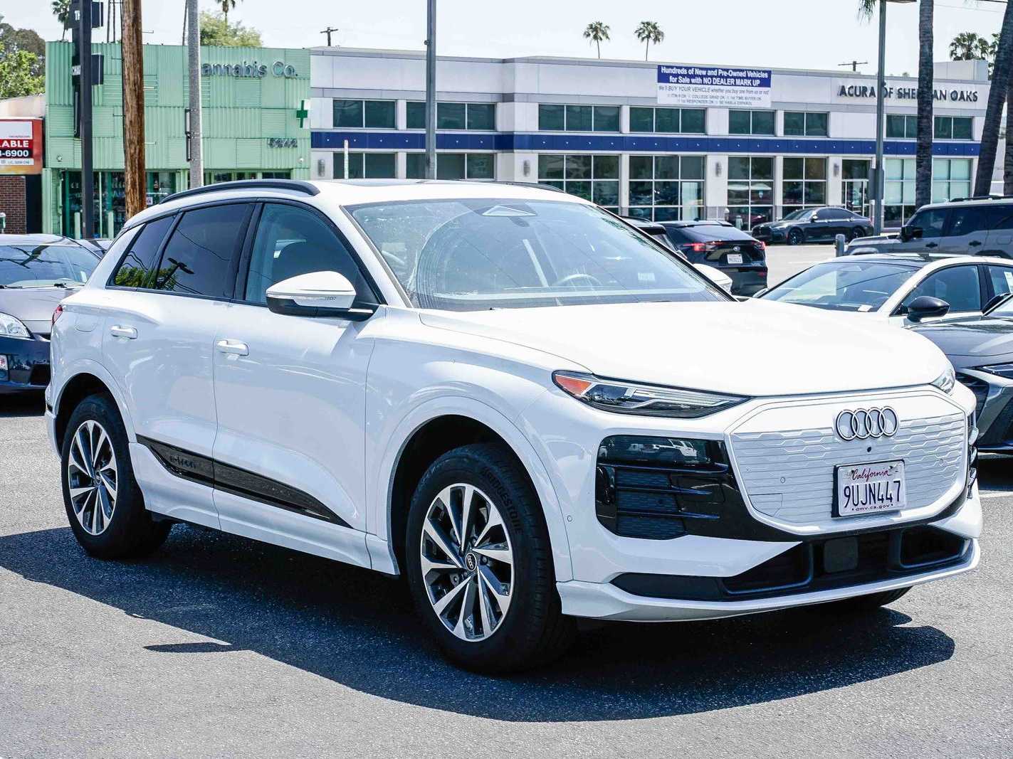 Thumbnail: 2025 Audi Q6 e-tron - 5