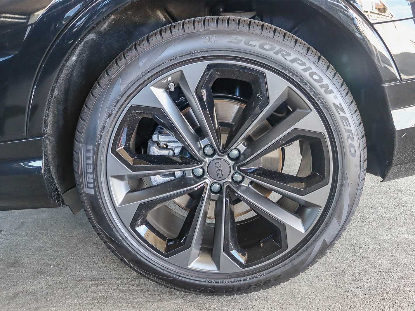 Thumbnail: 2026 Audi Q7 - 8