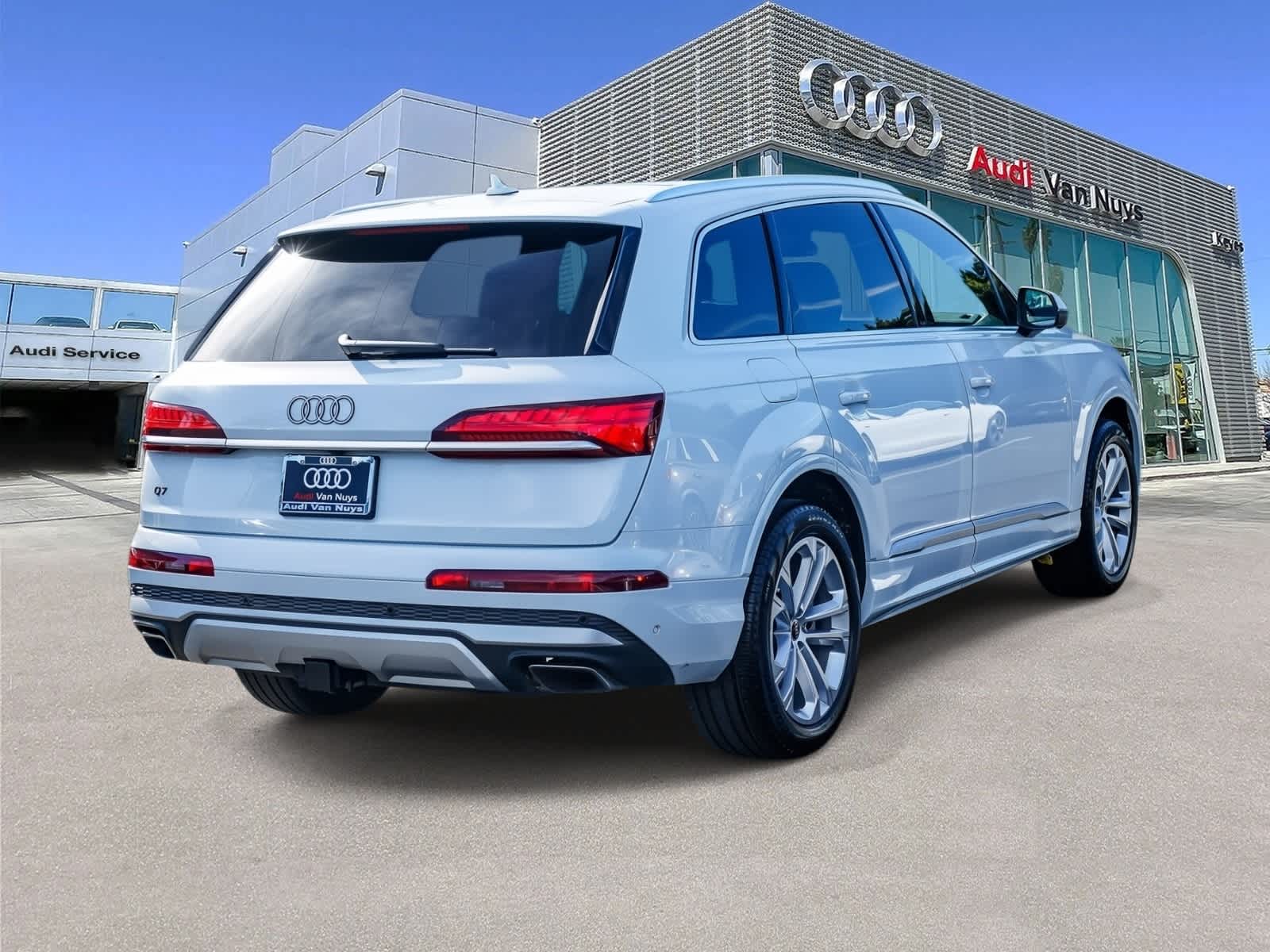 Thumbnail: 2025 Audi Q7 - 4