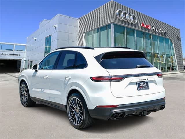 2023 Porsche Cayenne S Platinum Edition photo 2