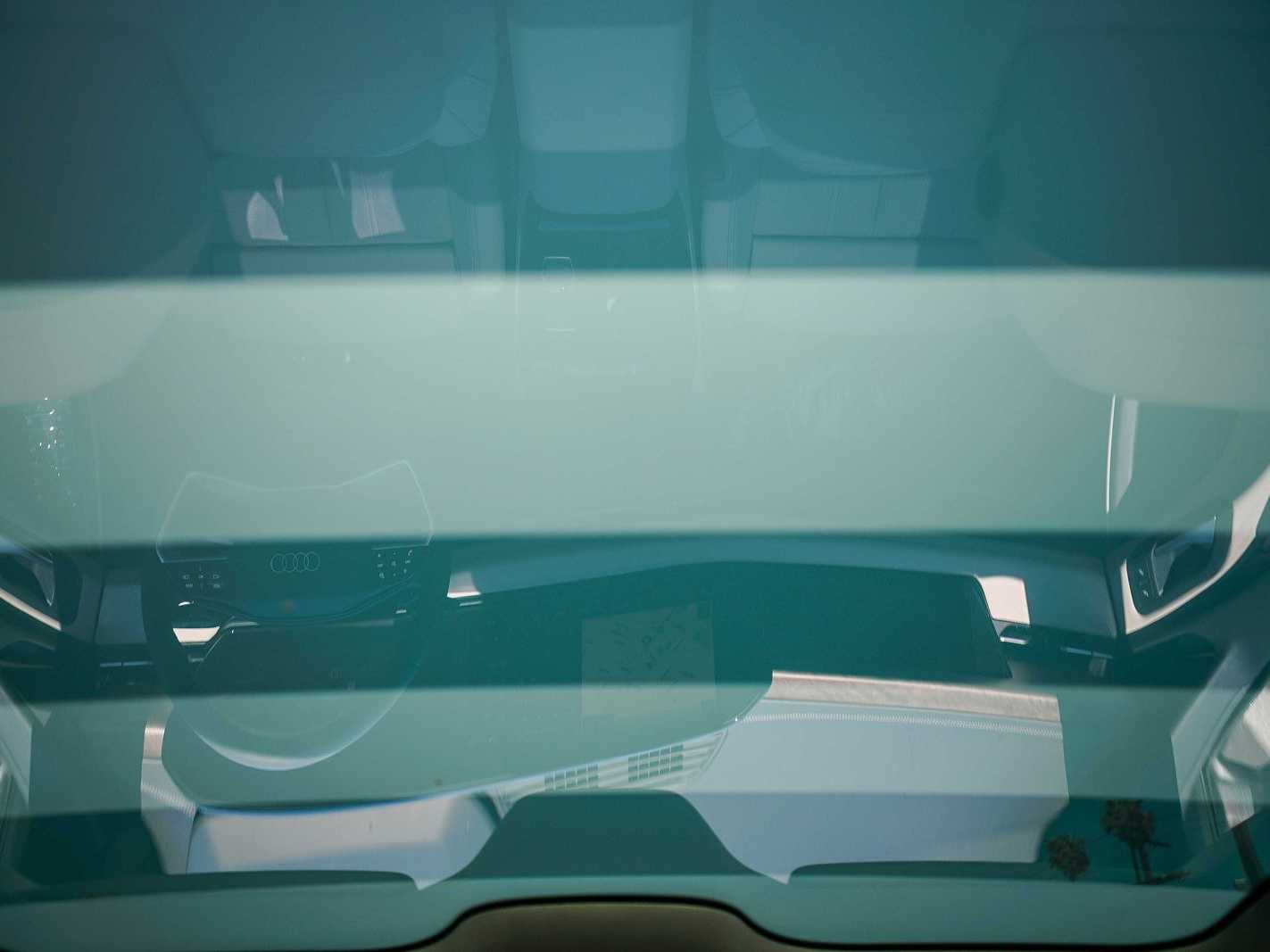 Thumbnail: 2025 Audi e-tron - 11