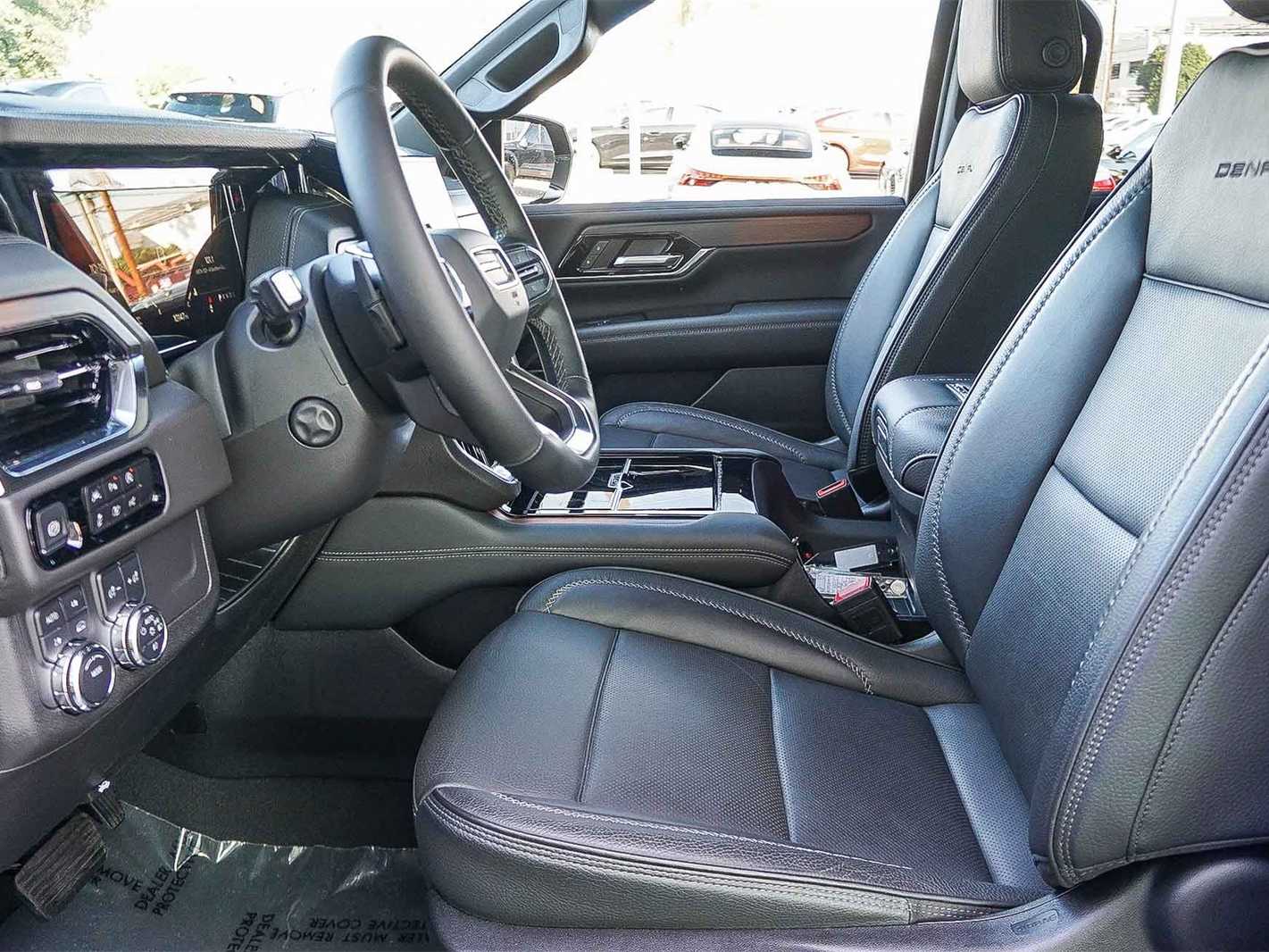 Thumbnail: 2025 GMC Yukon XL - 19