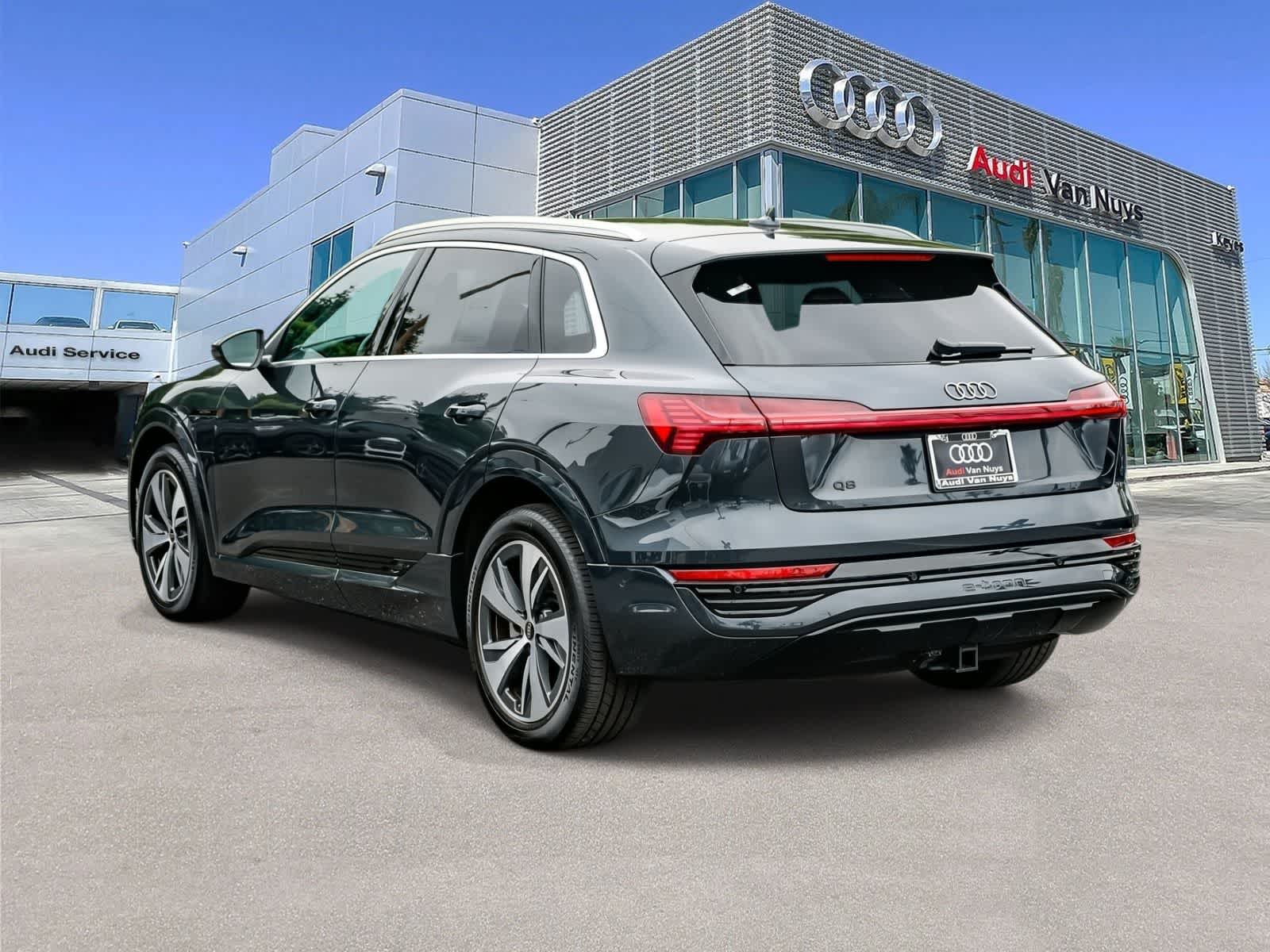 Thumbnail: 2024 Audi Q8 e-tron - 2