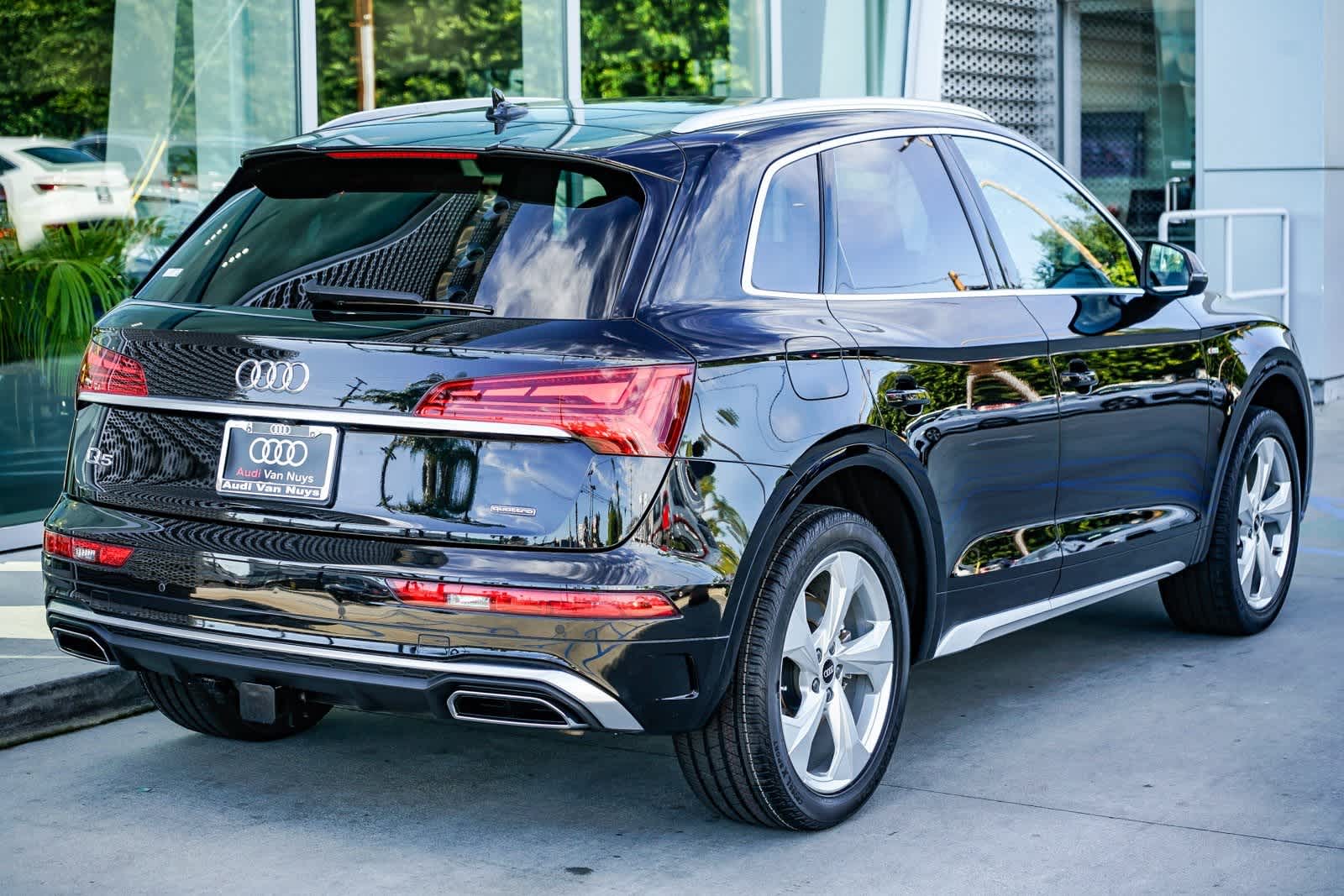 Thumbnail: 2023 Audi Q5 - 4