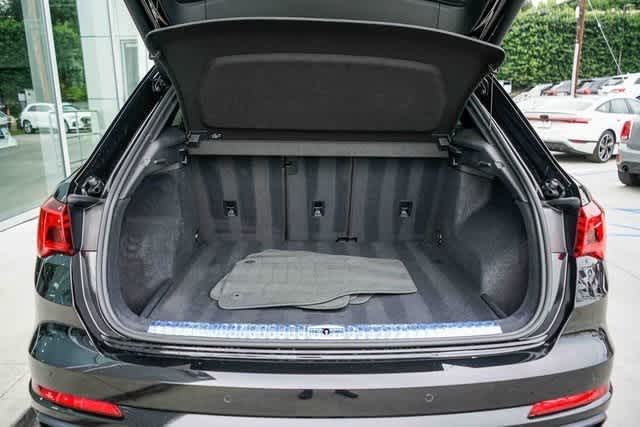 Thumbnail: 2023 Audi Q3 - 26