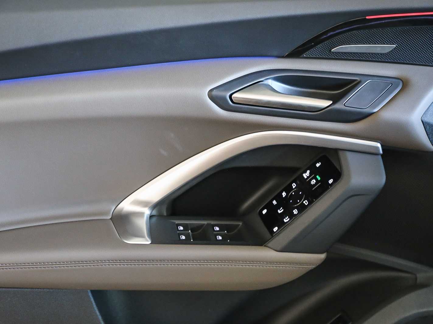 Thumbnail: 2025 Audi Q5 - 20