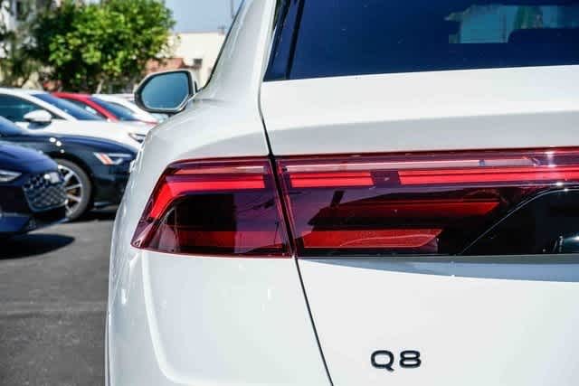 Thumbnail: 2025 Audi Q8 - 9