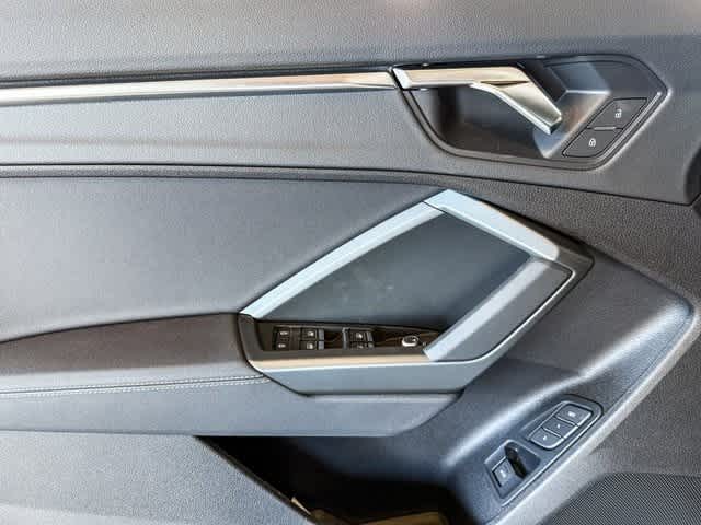 Thumbnail: 2025 Audi Q3 - 22