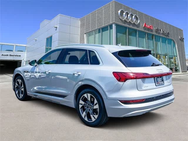 Thumbnail: 2022 Audi e-tron - 2