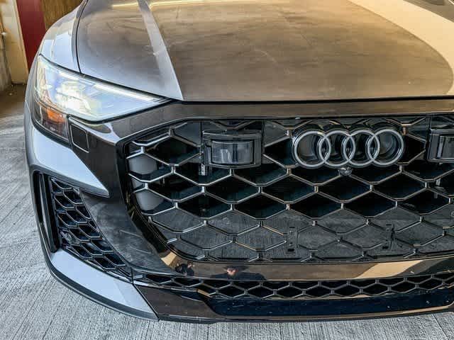 Thumbnail: 2026 Audi RS Q8 - 11